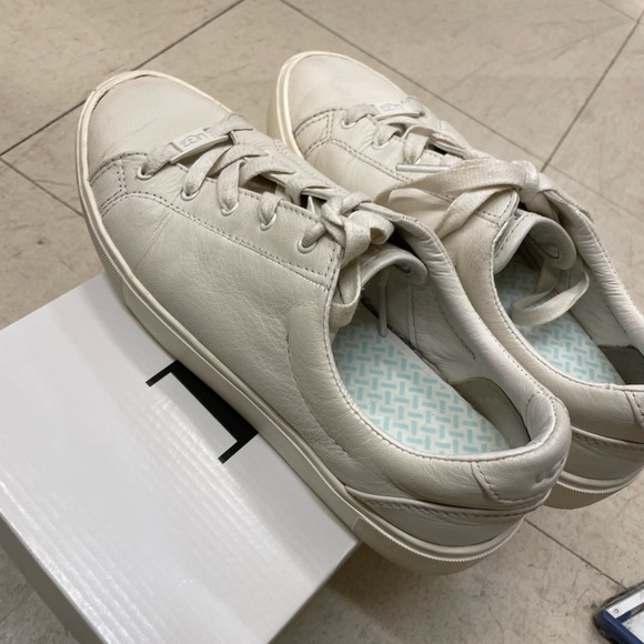 Ugg leather sneakers - Picture 6 of 8